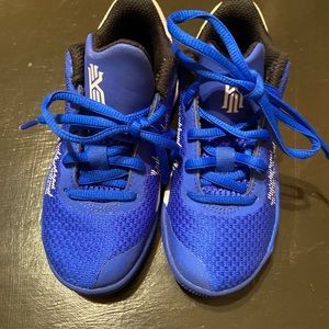 Boys size 10.5 Nike Kyrie 5 shoes